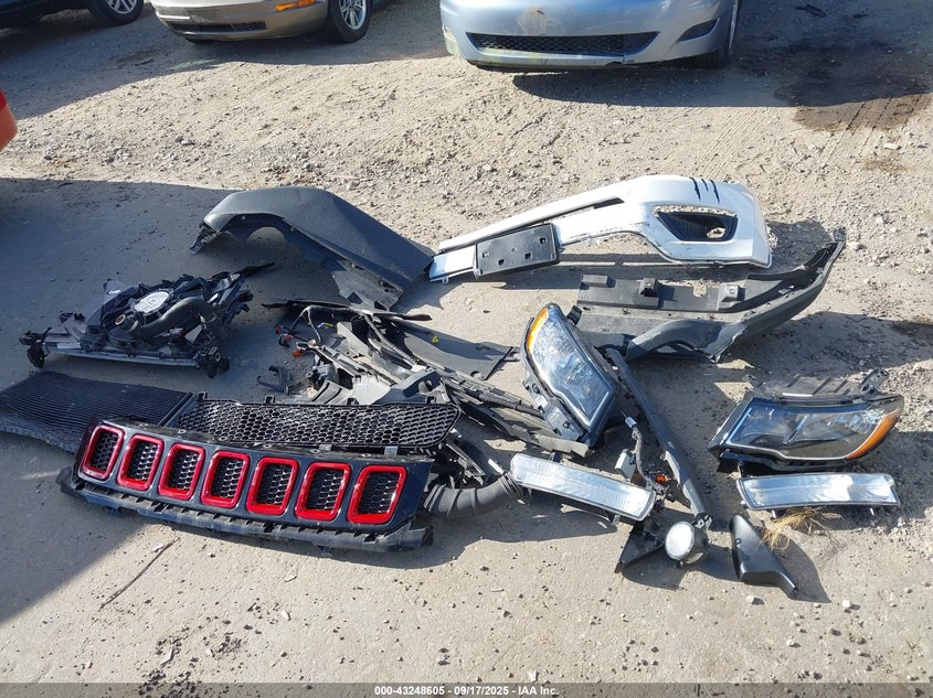 2019 Jeep Compass Latitude 4X4 VIN: 3C4NJDBB8KT594156 Lot: 43248605