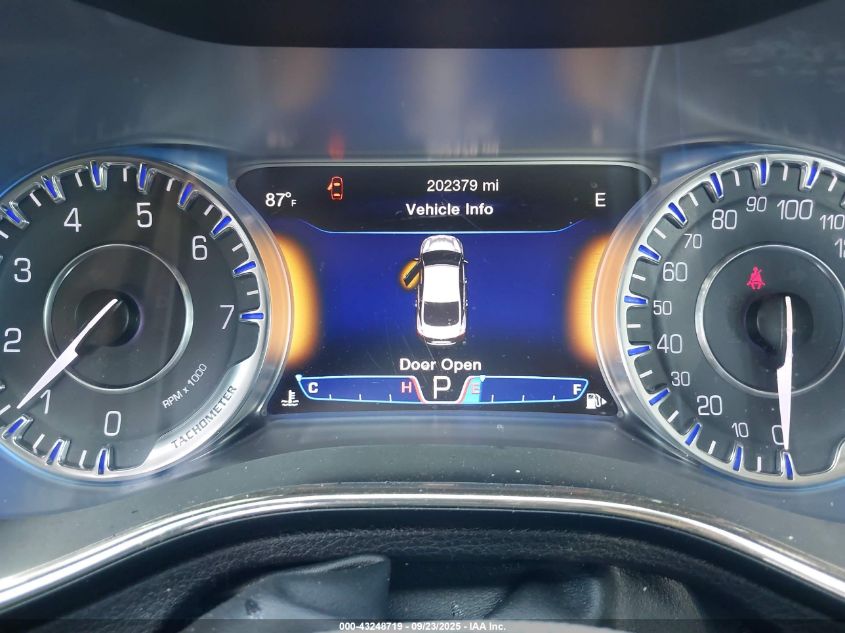 2015 Chrysler 200 C VIN: 1C3CCCCGXFN509981 Lot: 43248719