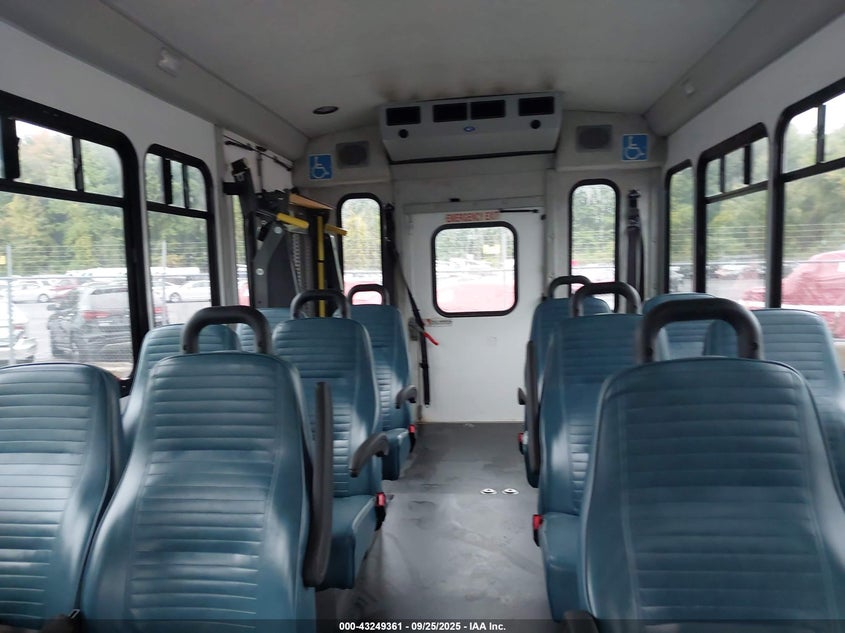 2017 Ford E-350 Cutaway VIN: 1FDEE3FS1HDC62823 Lot: 43249361