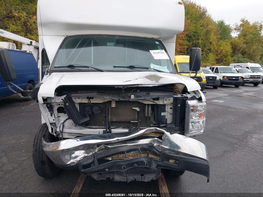 2017 Ford E-350 Cutaway VIN: 1FDEE3FS1HDC62823 Lot: 43249361