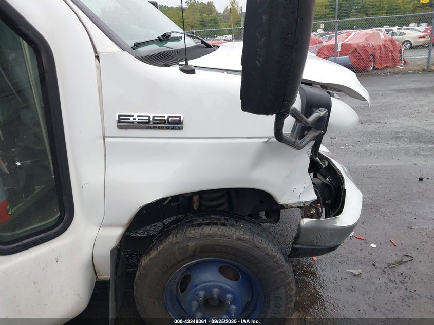 2017 Ford E-350 Cutaway VIN: 1FDEE3FS1HDC62823 Lot: 43249361