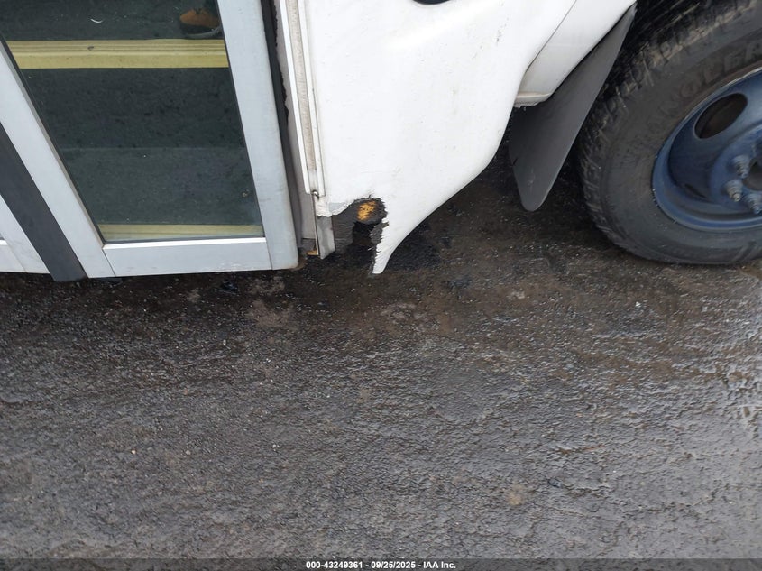 2017 Ford E-350 Cutaway VIN: 1FDEE3FS1HDC62823 Lot: 43249361