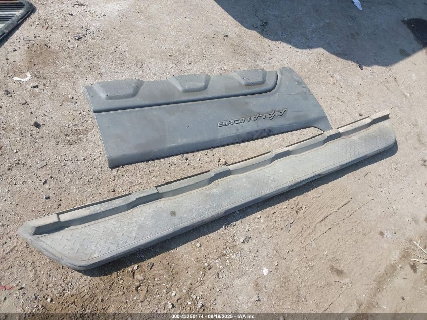 2002 Chevrolet Avalanche 1500 VIN: 3GNEK13T32G177241 Lot: 43250174