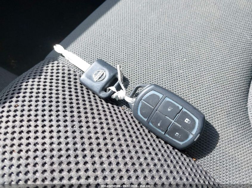 2007 Nissan Pathfinder S VIN: 5N1AR18W27C647447 Lot: 43250186