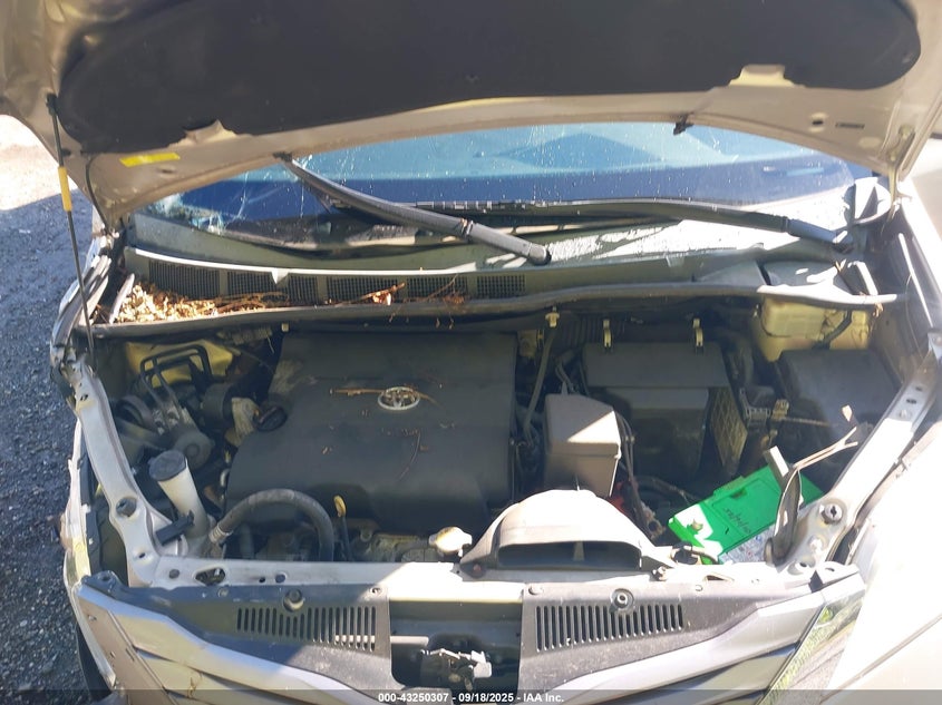 2015 TOYOTA SIENNA XLE 8 PASSENGER - 5TDYK3DC9FS579966