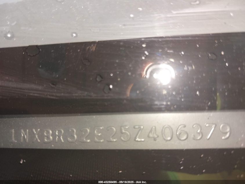 2005 Toyota Corolla Le VIN: 1NXBR32E25Z406379 Lot: 43250495
