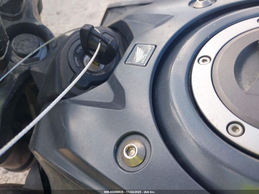 2023 Honda Cb650 Ra VIN: MLHRH025XP5400439 Lot: 43250535