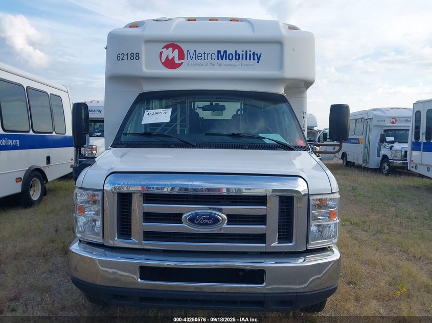 2018 Ford E-450 Cutaway VIN: 1FDFE4FS7JDC37909 Lot: 43250576