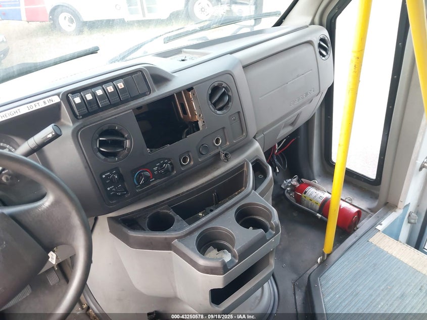 2019 Ford E-450 Cutaway VIN: 1FDFE4FS6KDC56176 Lot: 43250578