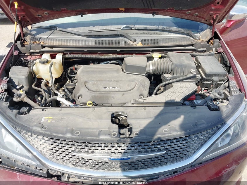 2017 Chrysler Pacifica Limited VIN: 2C4RC1GG9HR745645 Lot: 43250590