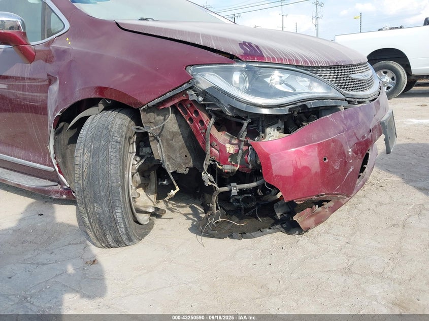 2017 Chrysler Pacifica Limited VIN: 2C4RC1GG9HR745645 Lot: 43250590