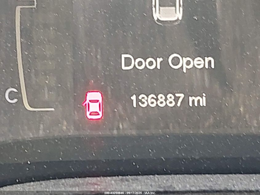 2017 Jeep Cherokee Altitude 4X4 VIN: 1C4PJMAB2HW560825 Lot: 43250646