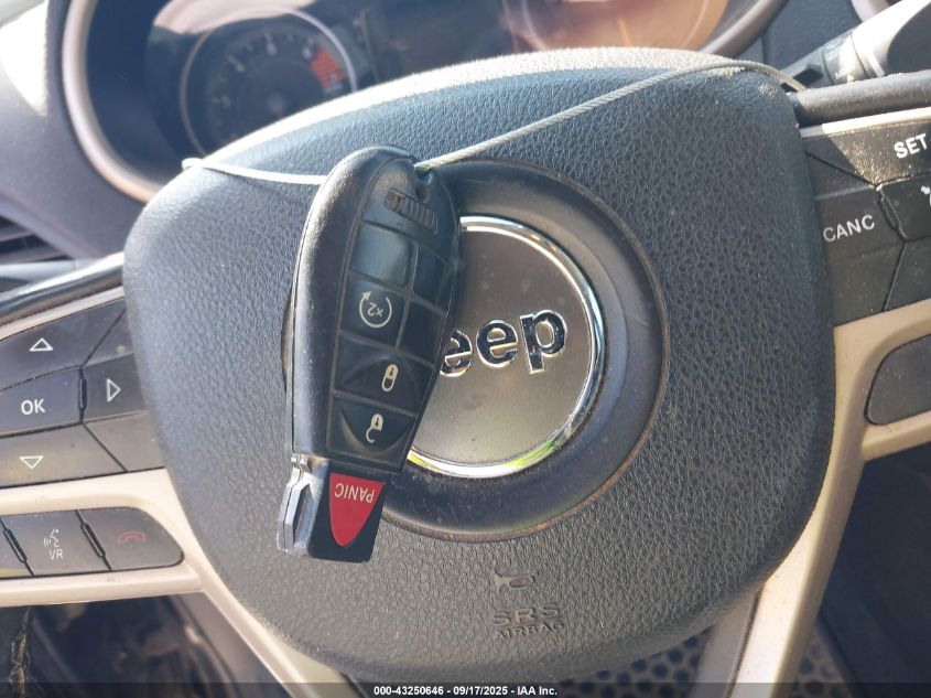 2017 Jeep Cherokee Altitude 4X4 VIN: 1C4PJMAB2HW560825 Lot: 43250646