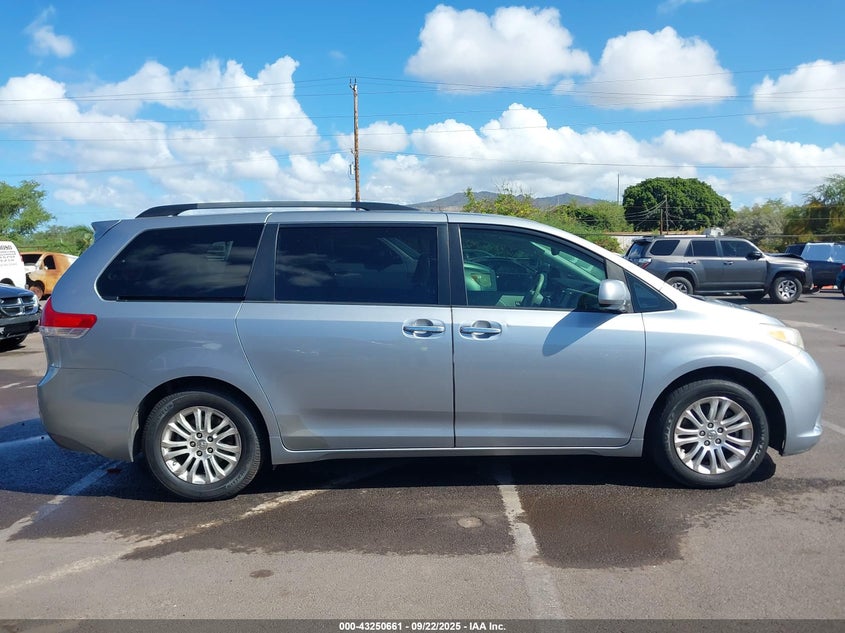 2011 Toyota Sienna Xle V6/Xle V6 Auto Access Seat VIN: 5TDYK3DC0BS120366 Lot: 43250661