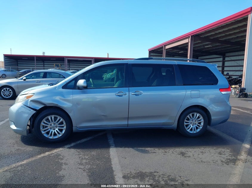 2011 Toyota Sienna Xle V6/Xle V6 Auto Access Seat VIN: 5TDYK3DC0BS120366 Lot: 43250661