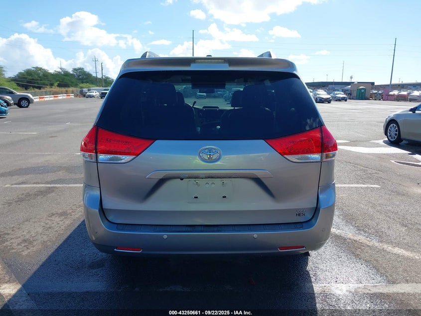 2011 Toyota Sienna Xle V6/Xle V6 Auto Access Seat VIN: 5TDYK3DC0BS120366 Lot: 43250661