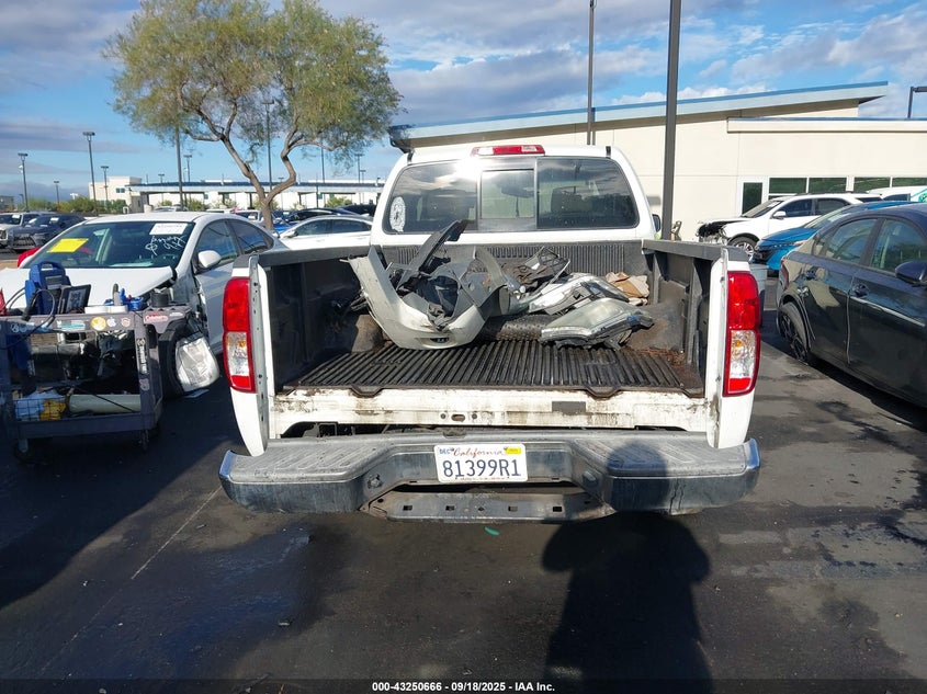 2015 NISSAN FRONTIER SV-I4 - 1N6BD0CT9FN732140