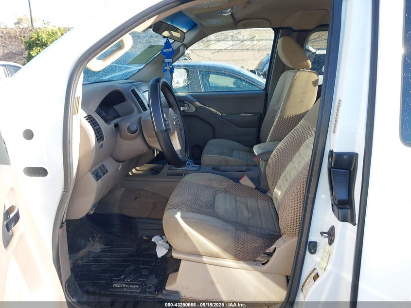 2015 NISSAN FRONTIER SV-I4 - 1N6BD0CT9FN732140