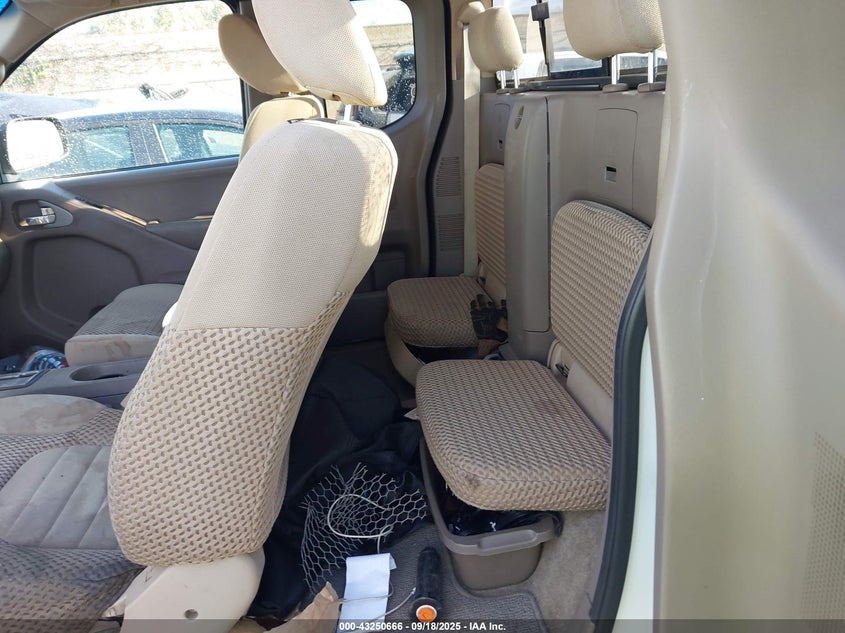 2015 NISSAN FRONTIER SV-I4 - 1N6BD0CT9FN732140