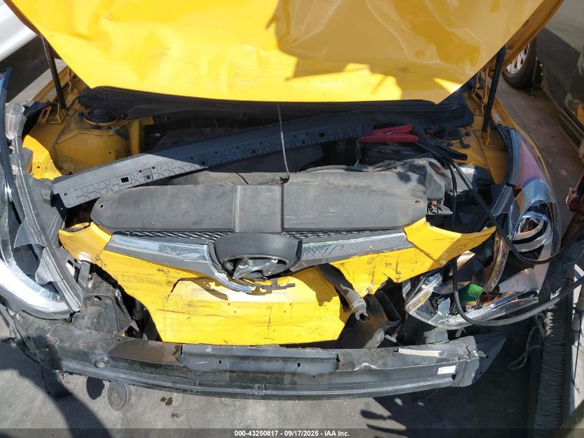 2017 Hyundai Veloster VIN: KMHTC6AD9HU308325 Lot: 43250817