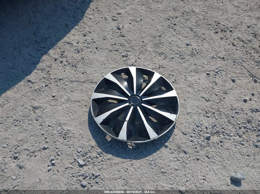 2017 Toyota Corolla Le VIN: 5YFBURHE6HP734385 Lot: 43250856