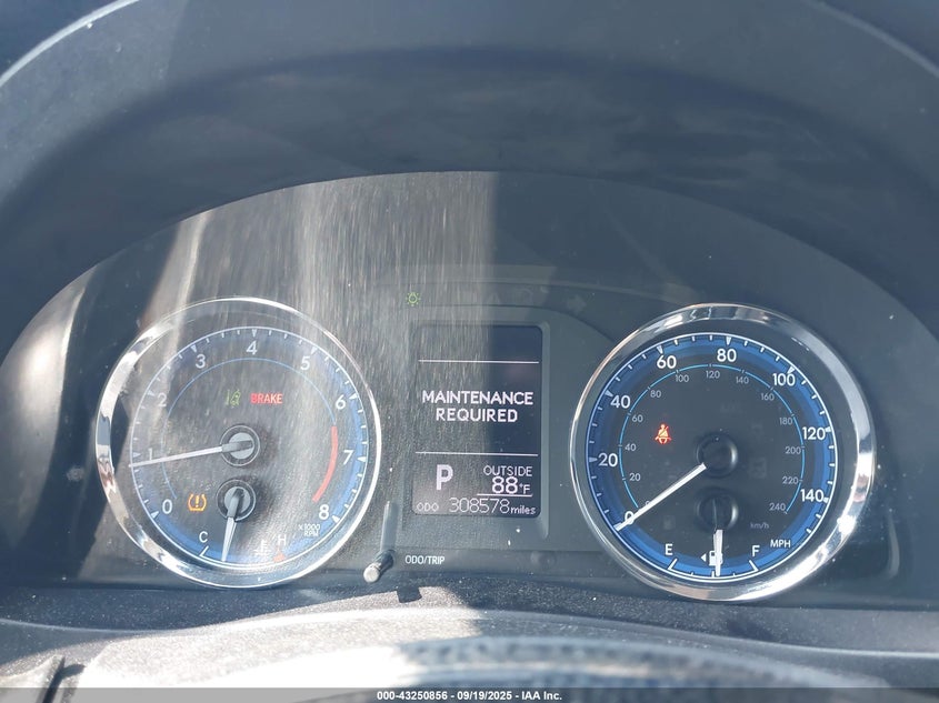 2017 Toyota Corolla Le VIN: 5YFBURHE6HP734385 Lot: 43250856