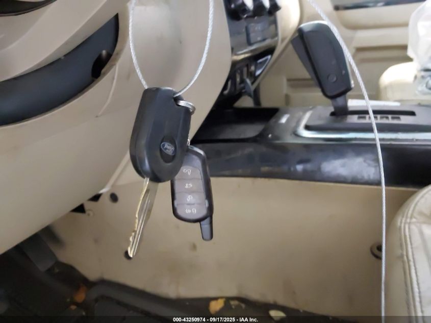 2009 Ford Escape Limited VIN: 1FMCU04G69KA79213 Lot: 43250974