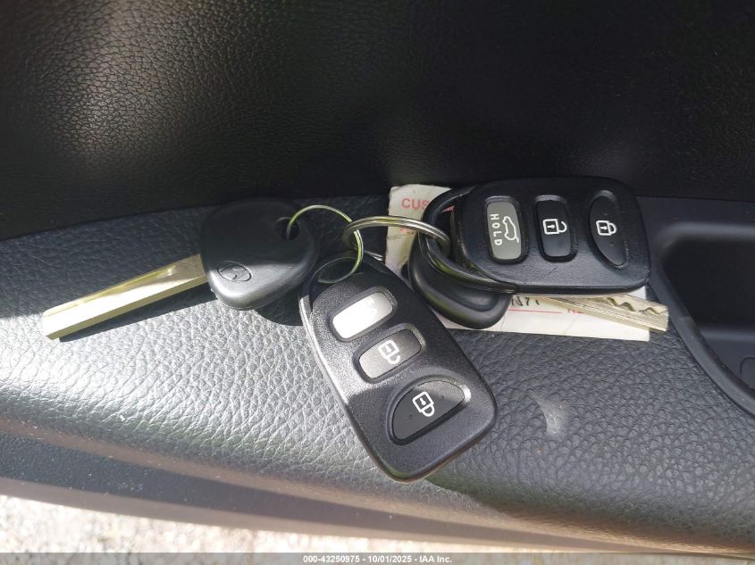 2016 Hyundai Veloster VIN: KMHTC6ADXGU301155 Lot: 43250975