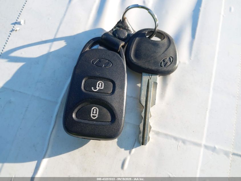 2008 Hyundai Accent VIN: KMHCN36P38U063081 Lot: 43251033