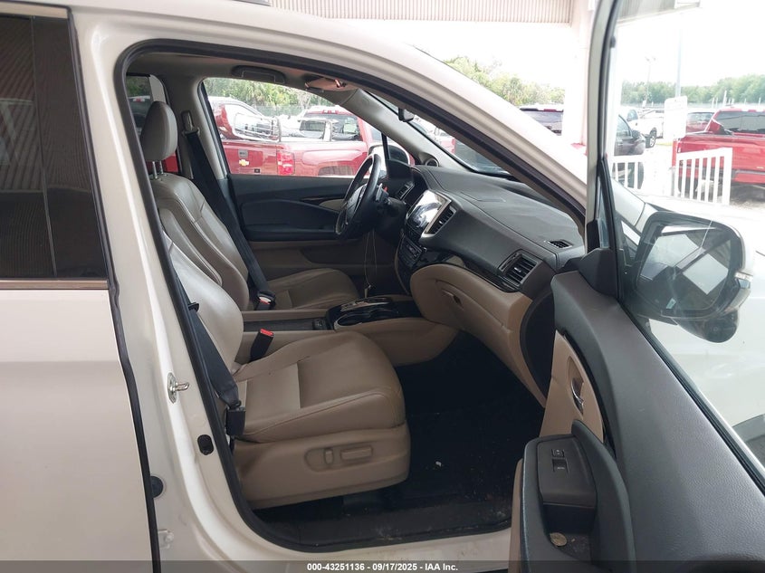 2017 HONDA PILOT TOURING - 5FNYF5H91HB015492