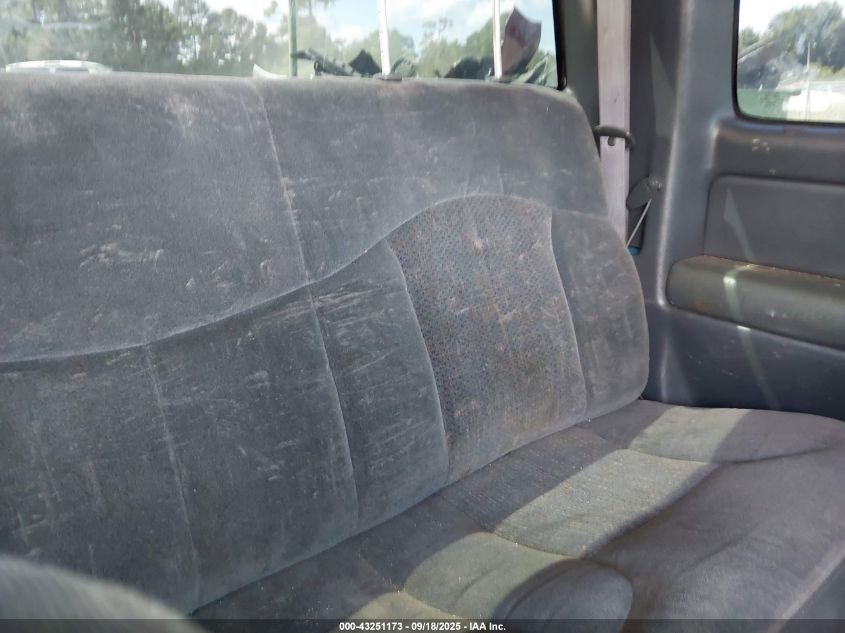 2000 Chevrolet Silverado 1500 Ls VIN: 2GCEC19T5Y1190345 Lot: 43251173