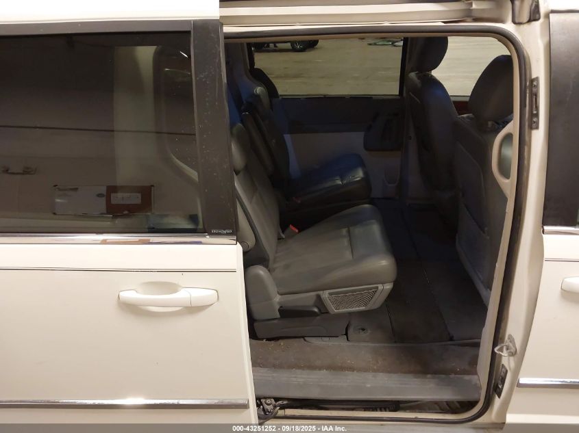 2009 Chrysler Town & Country Touring VIN: 2A8HR54119R577639 Lot: 43251252