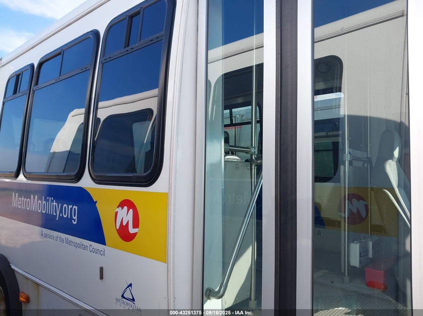 2019 Ford E-450 Cutaway VIN: 1FDFE4FS9KDC31000 Lot: 43251375