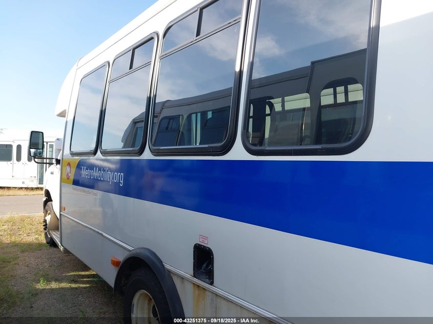 2019 Ford E-450 Cutaway VIN: 1FDFE4FS9KDC31000 Lot: 43251375