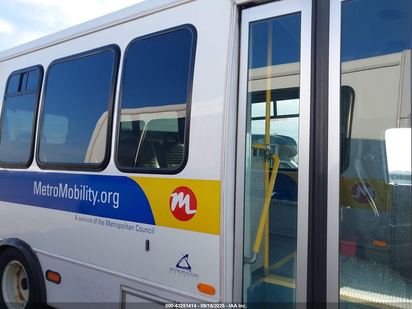 2019 Ford E-450 Cutaway VIN: 1FDFE4FS9KDC56141 Lot: 43251414