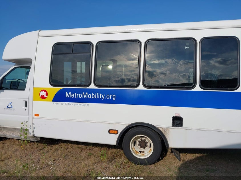 2019 Ford E-450 Cutaway VIN: 1FDFE4FS9KDC56141 Lot: 43251414