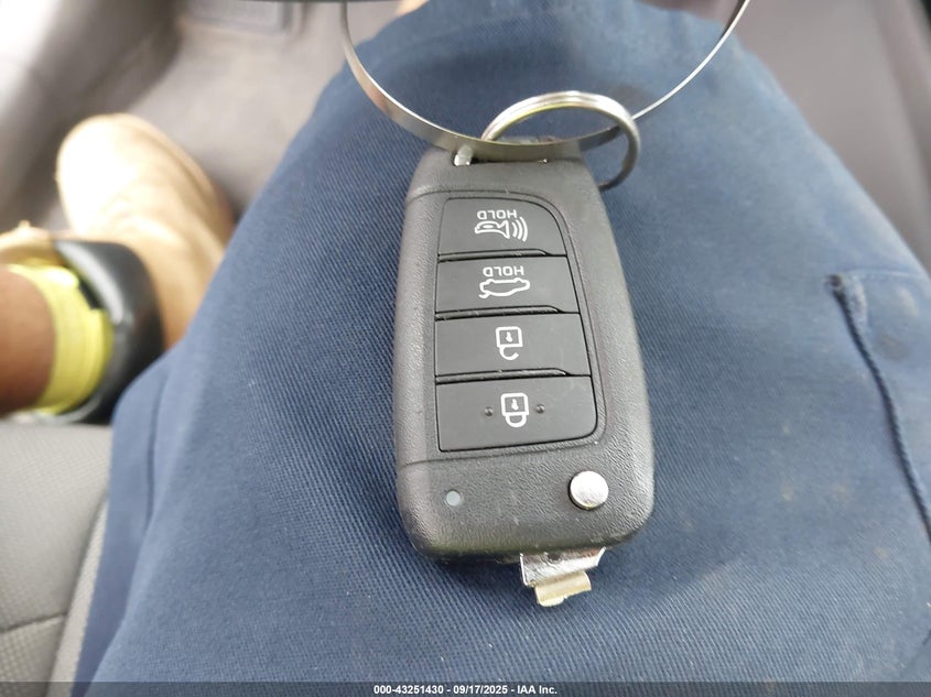 2025 HYUNDAI ELANTRA SE - KMHLL4DG0SU877355