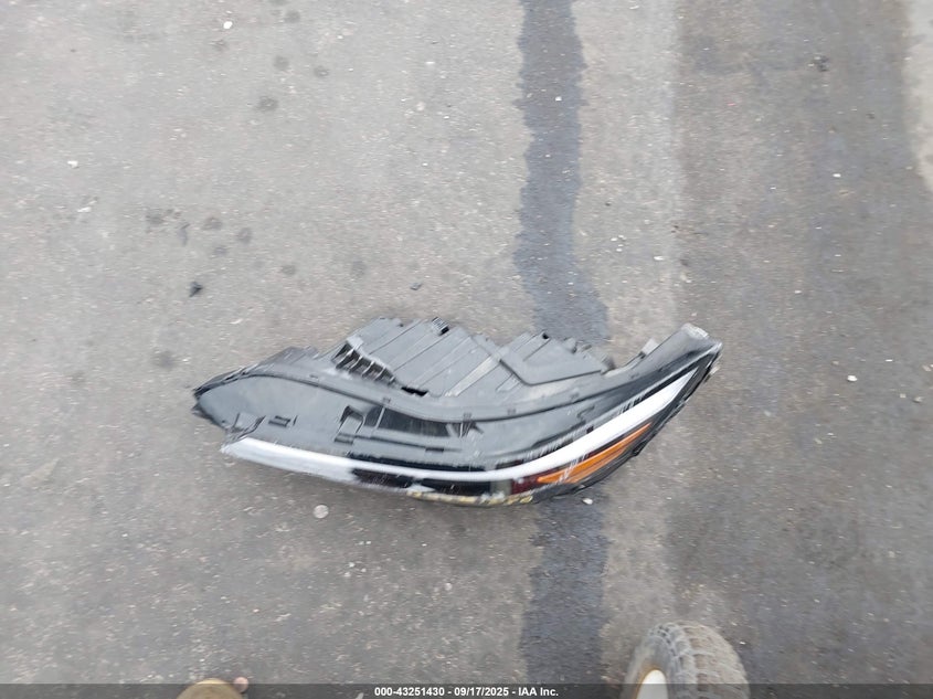 2025 HYUNDAI ELANTRA SE - KMHLL4DG0SU877355