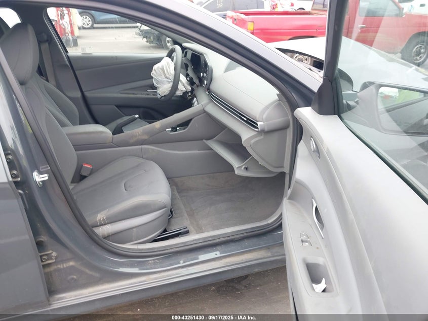 2025 HYUNDAI ELANTRA SE - KMHLL4DG0SU877355
