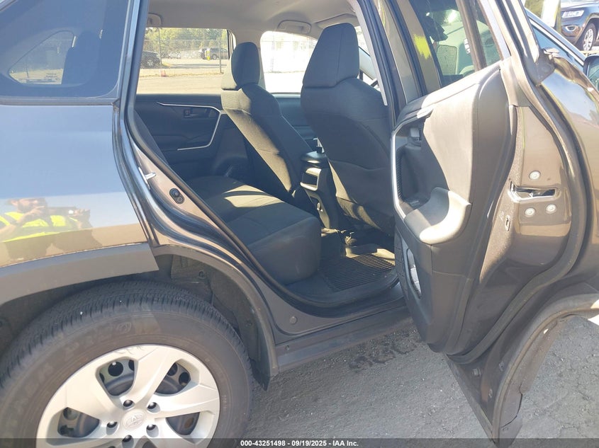 2021 TOYOTA RAV4 LE - 2T3G1RFVXMC231705