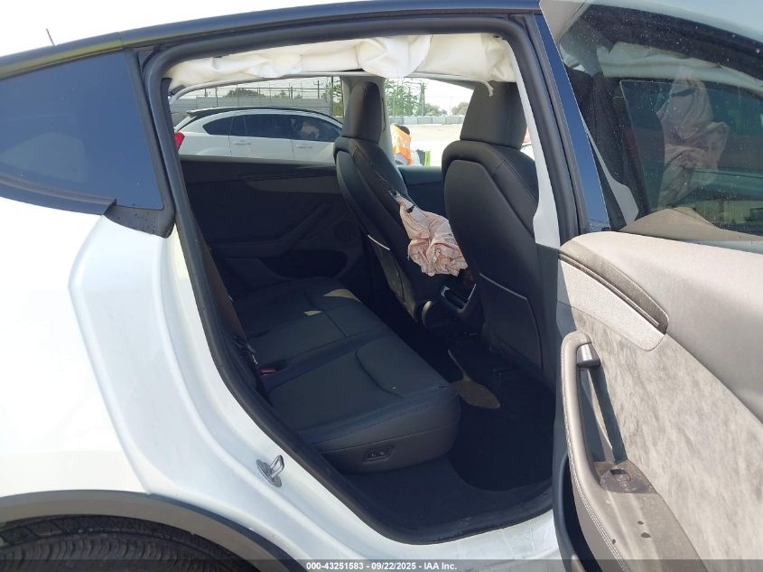 2026 Tesla Model Y Long Range Dual Motor All-Wheel Drive VIN: 7SAYGDED4TF374833 Lot: 43251583