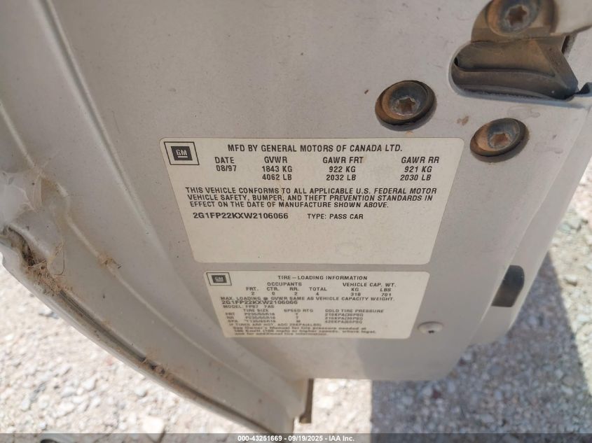 1998 Chevrolet Camaro VIN: 2G1FP22KXW2106066 Lot: 43251669