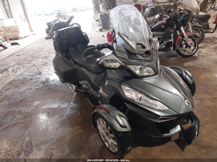 2BXNBDD21HV004506 2017 Can-Am Spyder Roadster Rt/Rt-S/Ltd/Sp Series auction photo 1