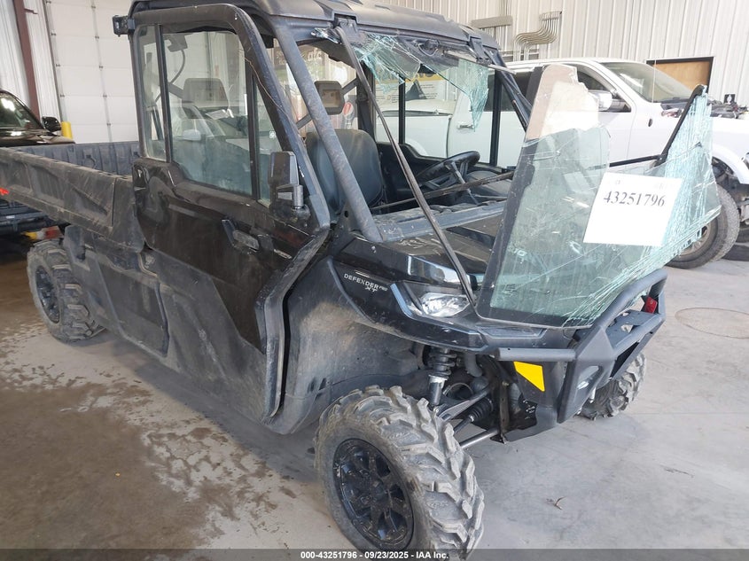 2023 CAN-AM DEFENDER  (VIN: 3JB7KAX47PK000221)