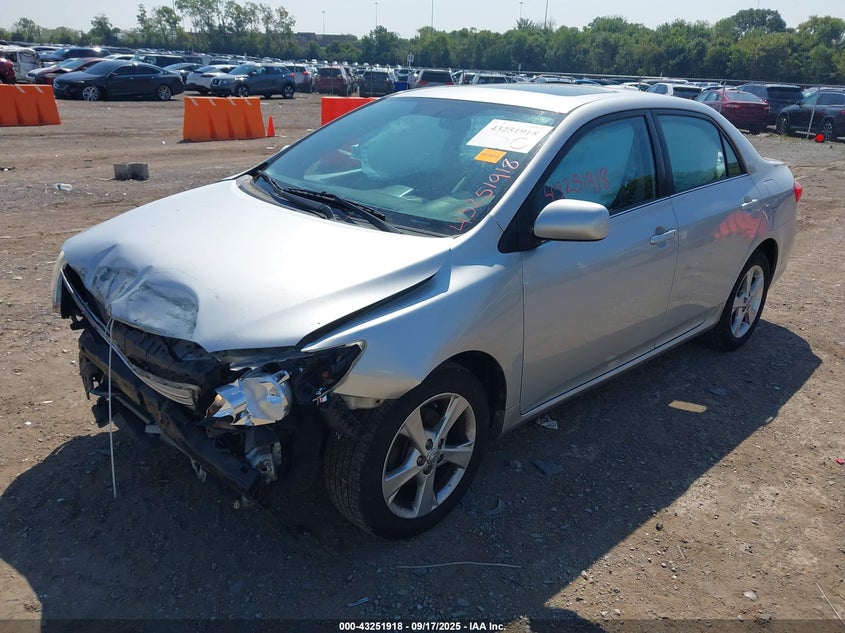 2T1BU4EEXDC043703 2013 TOYOTA COROLLA photo no. 2
