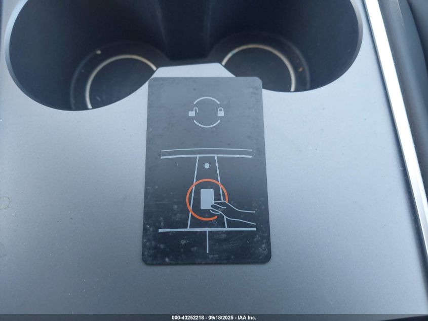 2023 Tesla Model Y Awd/Long Range Dual Motor All-Wheel Drive VIN: 7SAYGDEE4PA125024 Lot: 43252218