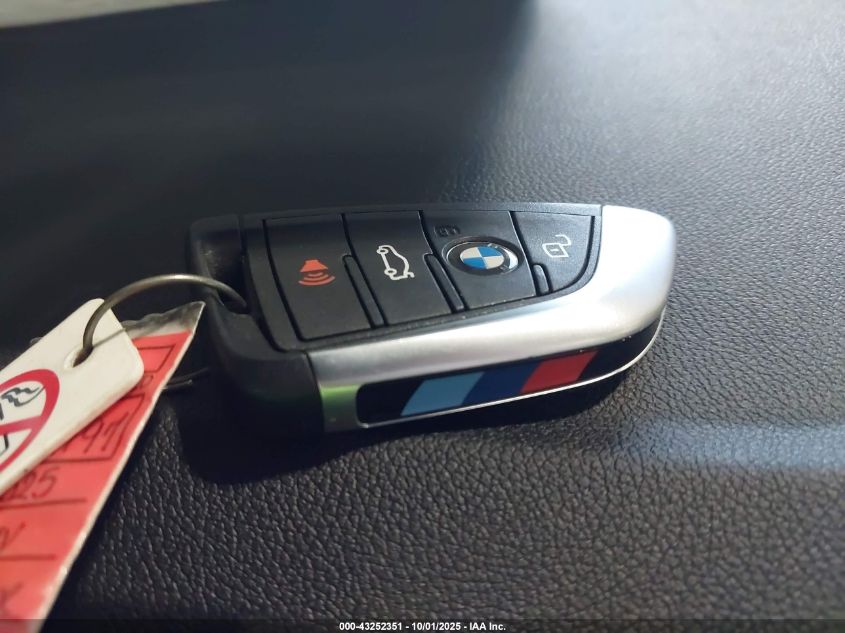 2025 BMW 3 Series 330I xDrive VIN: 3MW89CW07S8F34068 Lot: 43252351