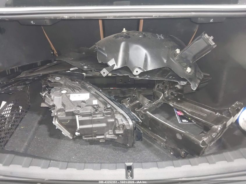 2025 BMW 3 Series 330I xDrive VIN: 3MW89CW07S8F34068 Lot: 43252351