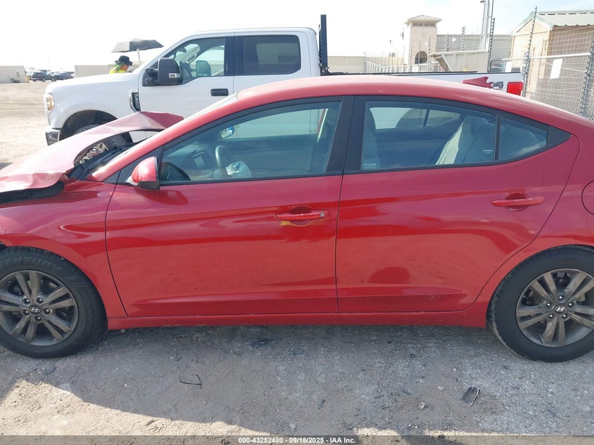 2018 HYUNDAI ELANTRA SEL 5NPD84LF5JH250954