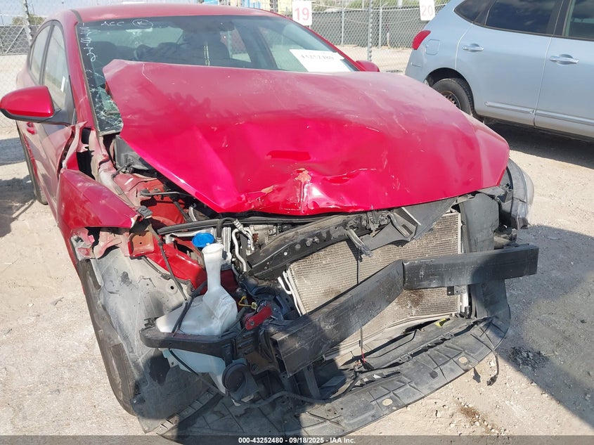 2018 HYUNDAI ELANTRA SEL 5NPD84LF5JH250954